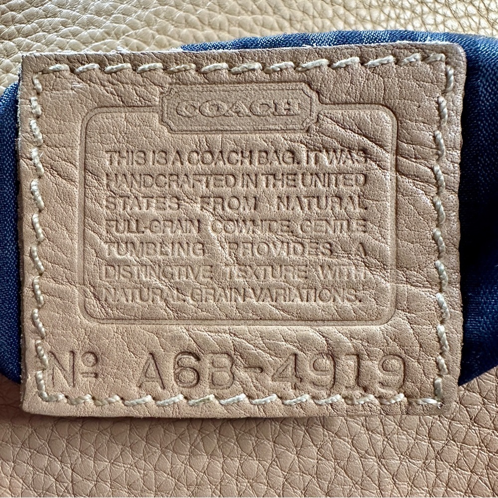 Vintage Coach Sonoma crossbody bag bone pebbled leather w/fabric interior - Picture 3 of 13